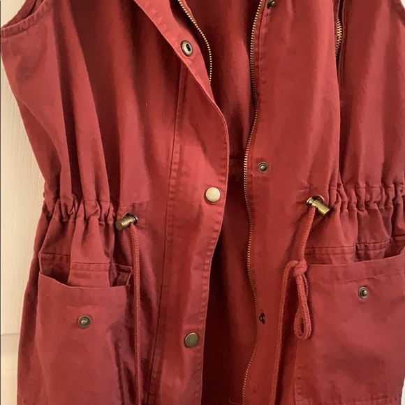 Rust Vest - Picture 3 of 4